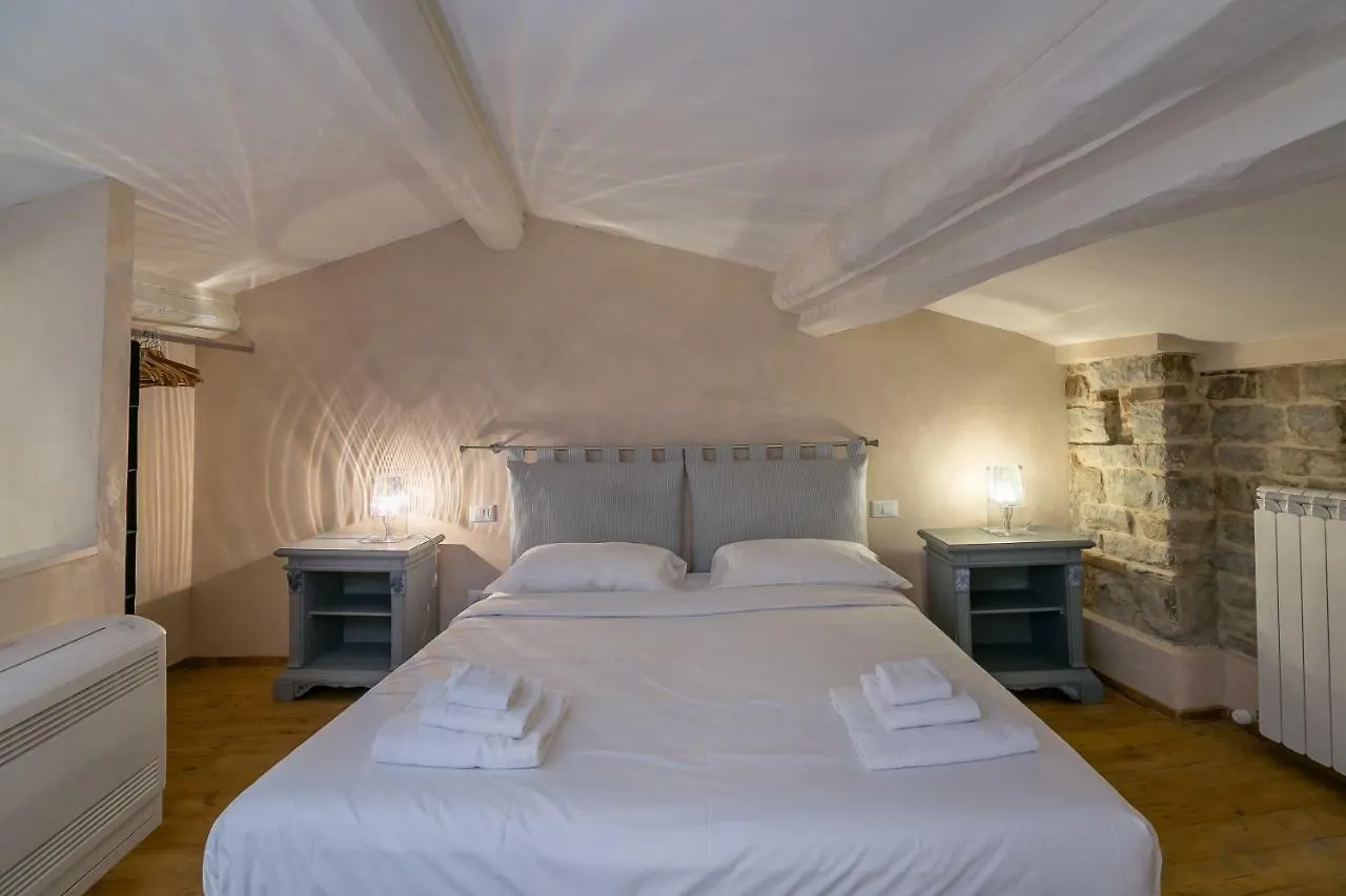 Apartment Historical Stone House, In The Amazing Centre Of Florence!