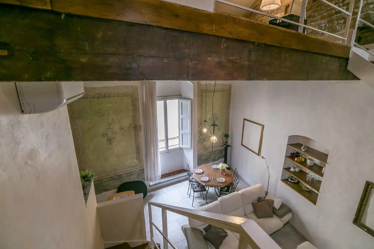 Historical Stone House, In The Amazing Centre Of Florence! Italy