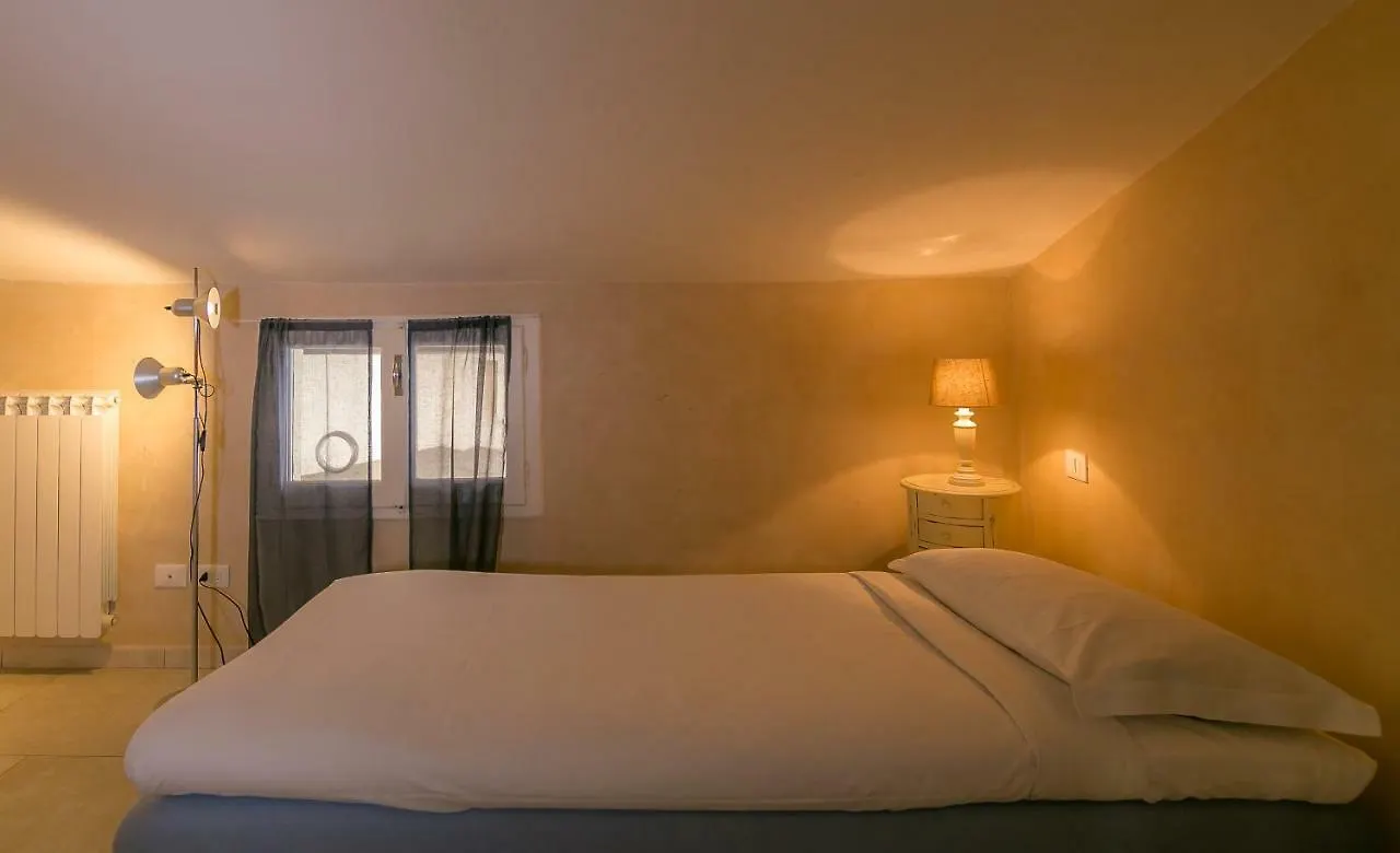 Apartment Historical Stone House, In The Amazing Centre Of Florence!