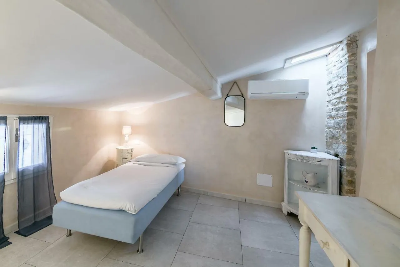Apartment Historical Stone House, In The Amazing Centre Of Florence!